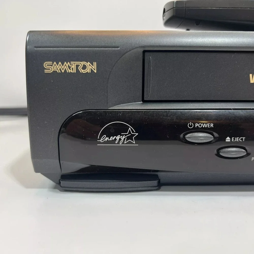 Samtron by Samsung SV-C20 VHS VCR Video Cassette Recorder Player W/ Remote Works